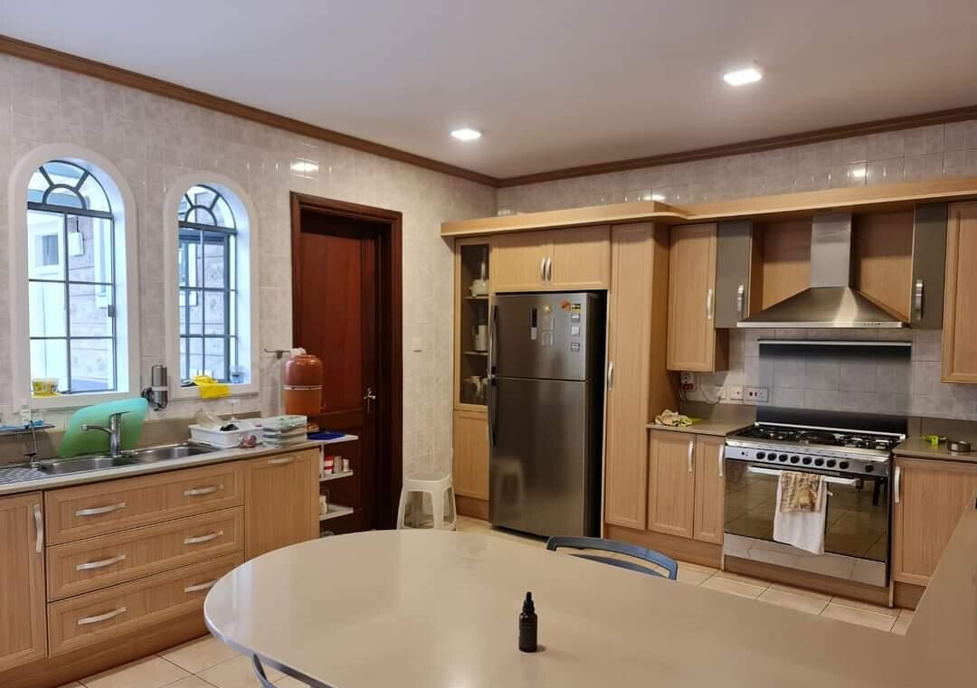 4BR Townhouse with Sunken Living & Inverter - Brookside, Gigiri