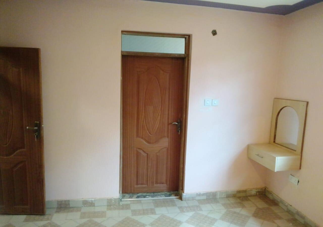 5BR Townhouse with Ready Title & 3-Car Parking - Ruiru