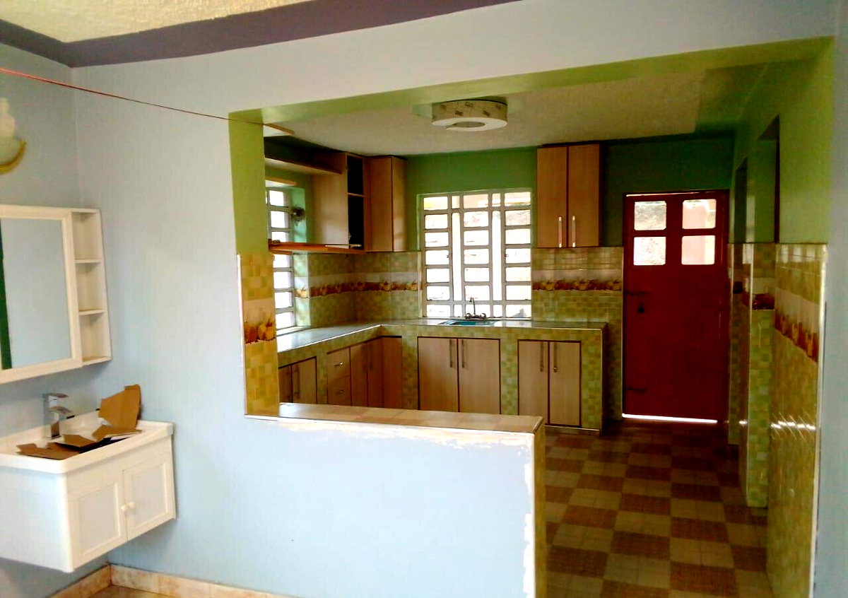 5BR Townhouse with Ready Title & 3-Car Parking - Ruiru