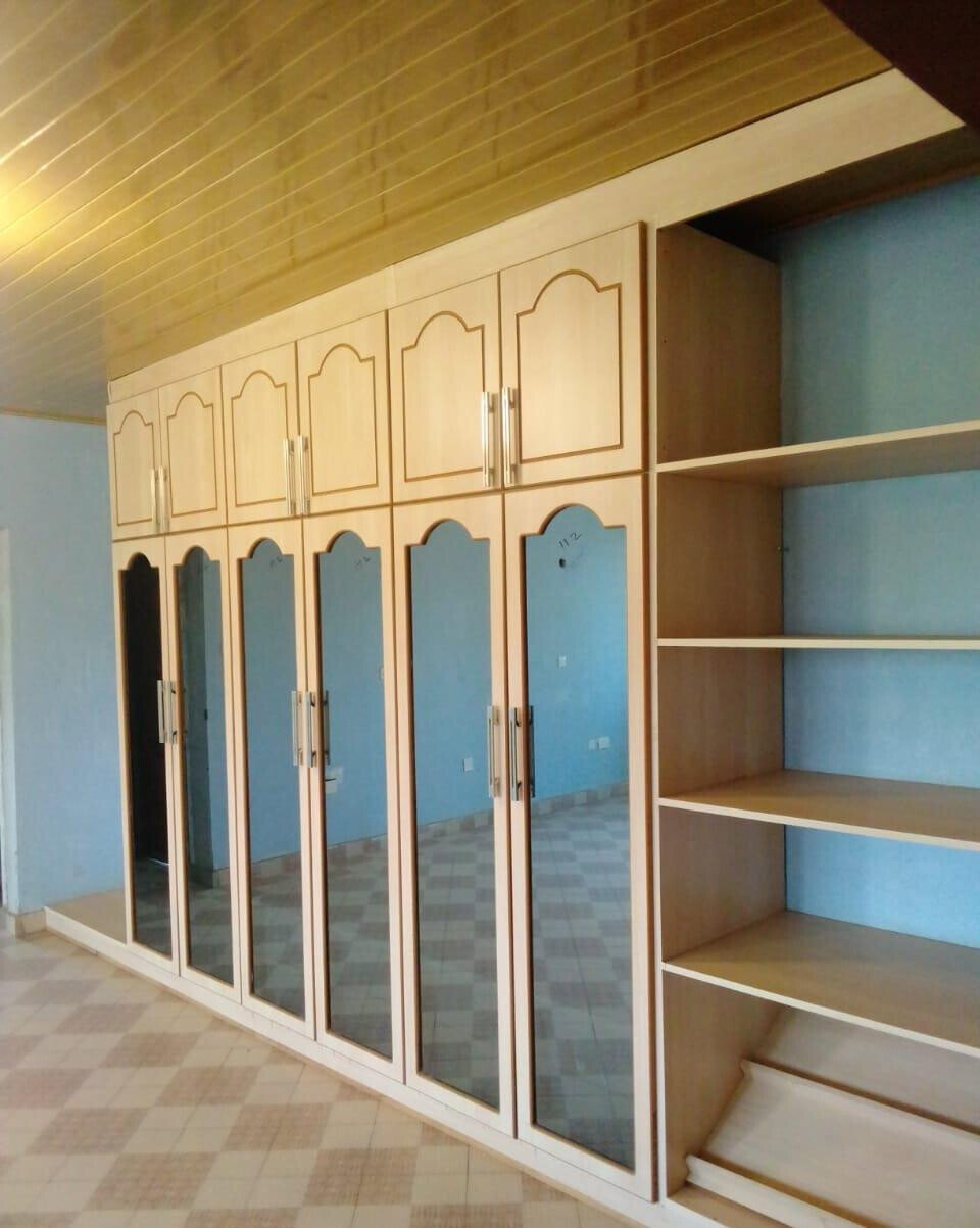 5BR Townhouse with Ready Title & 3-Car Parking - Ruiru