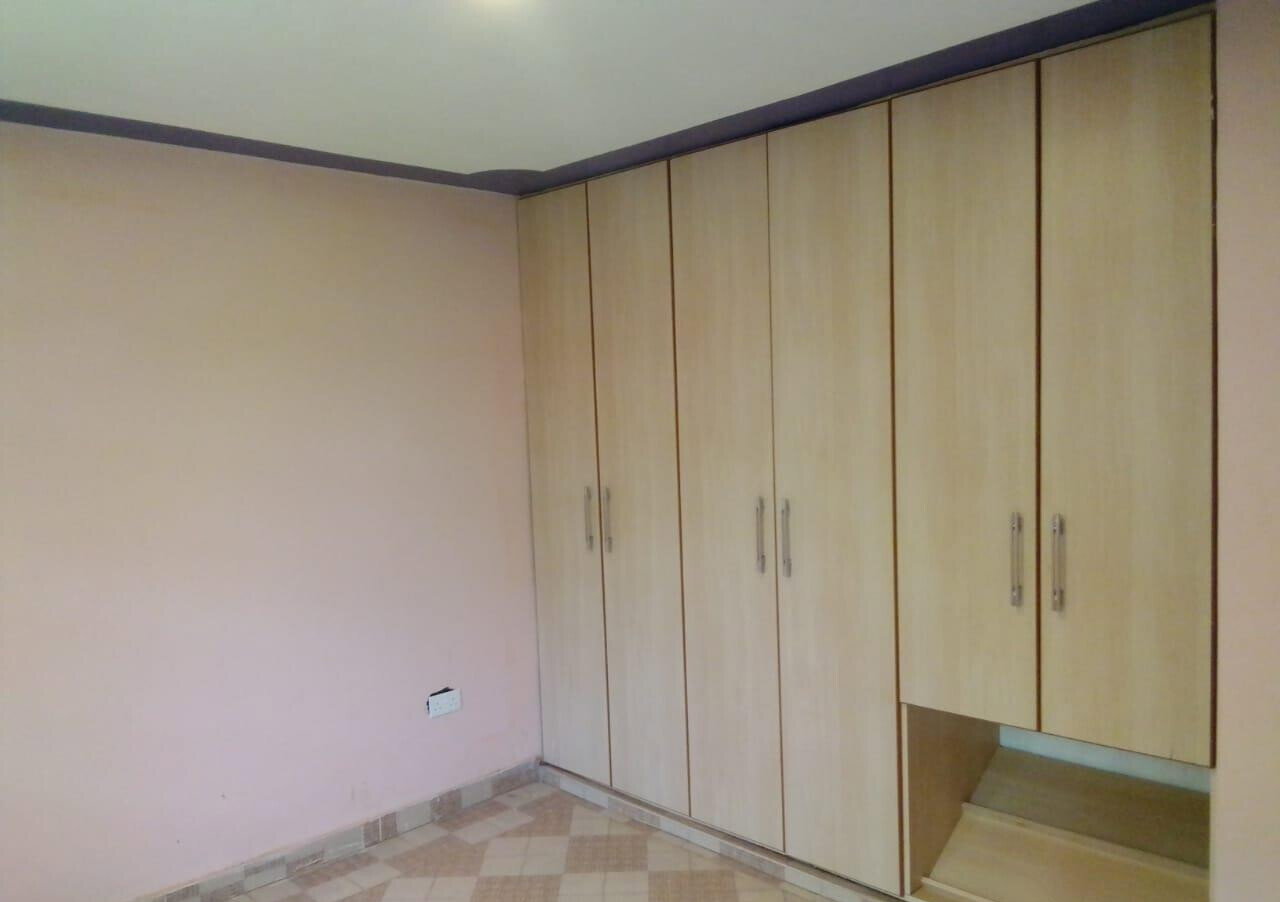 5BR Townhouse with Ready Title & 3-Car Parking - Ruiru