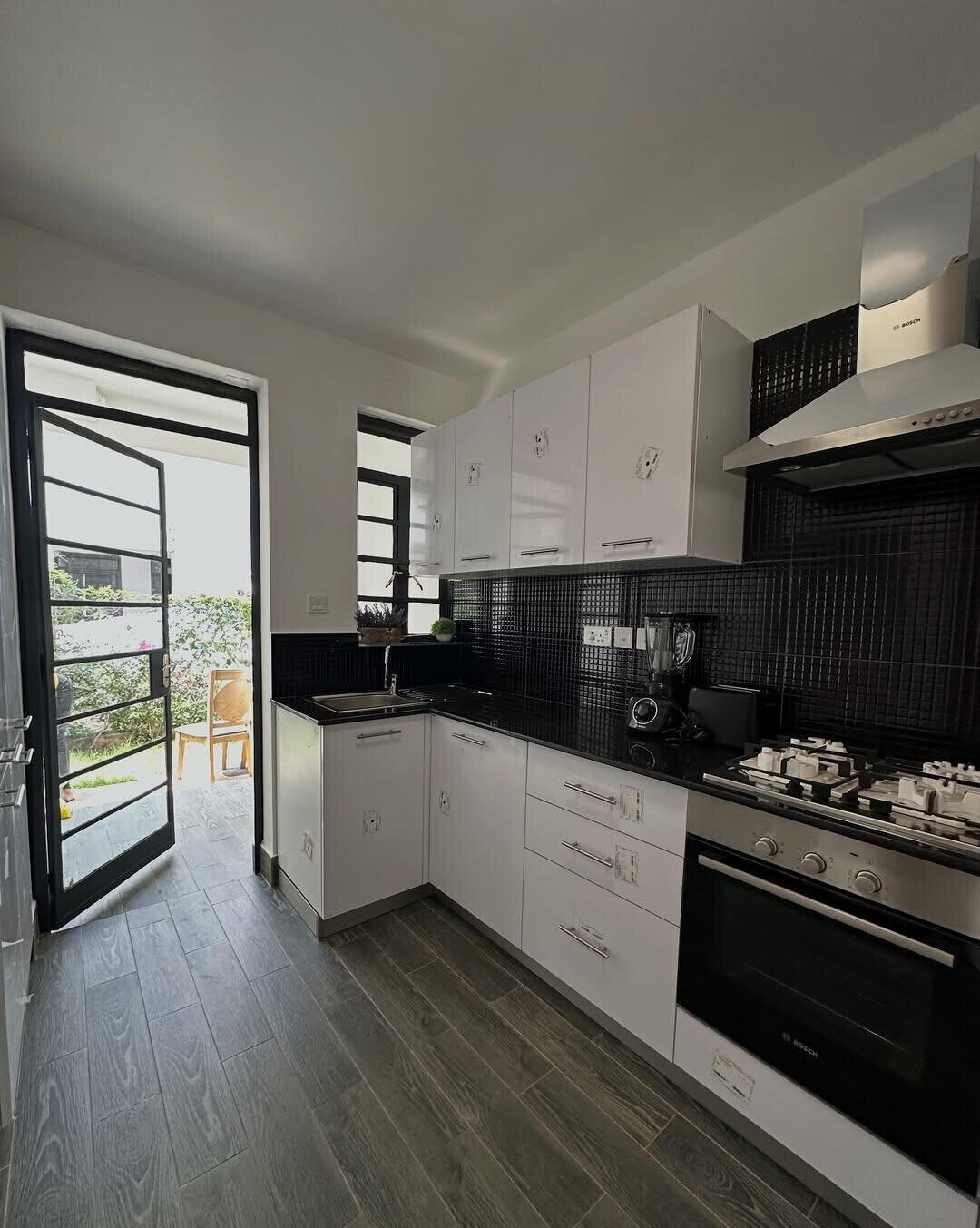 4BR Maisonette with Breakfast Bar & Solar Provision - South C