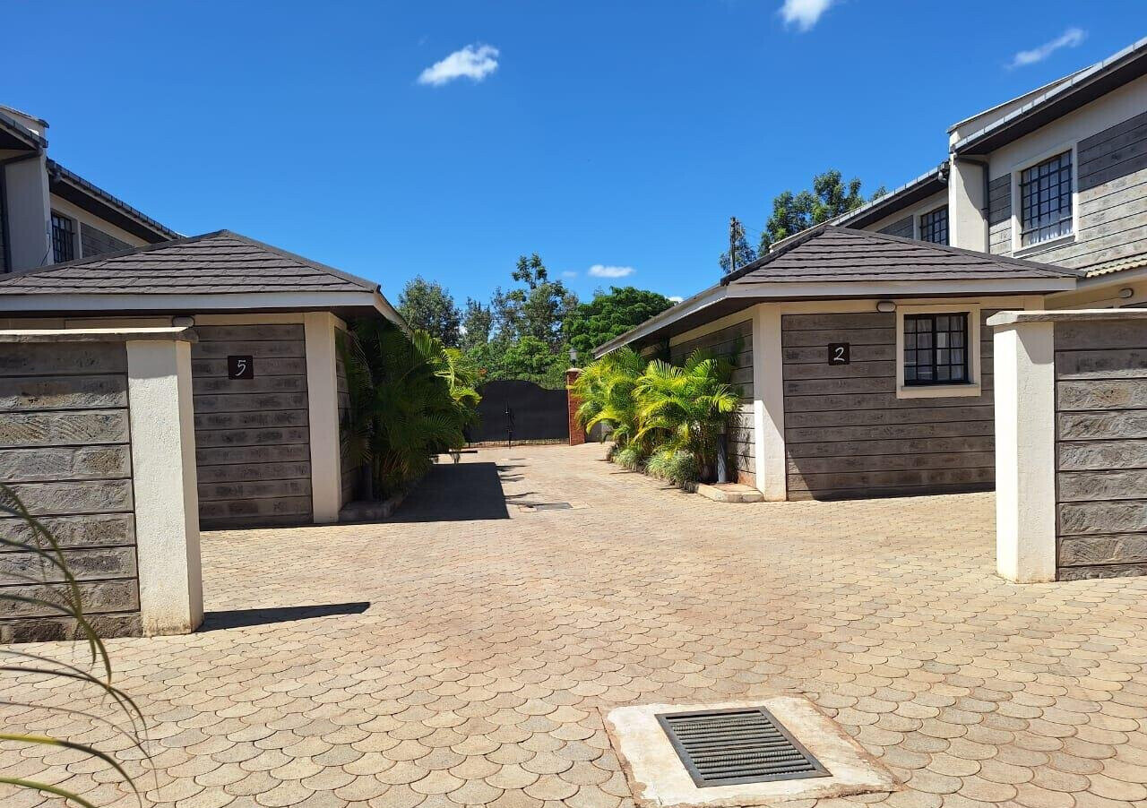 Brand New 4BR All-Ensuite Townhouse with DSQ & Private Garden - Ruiru