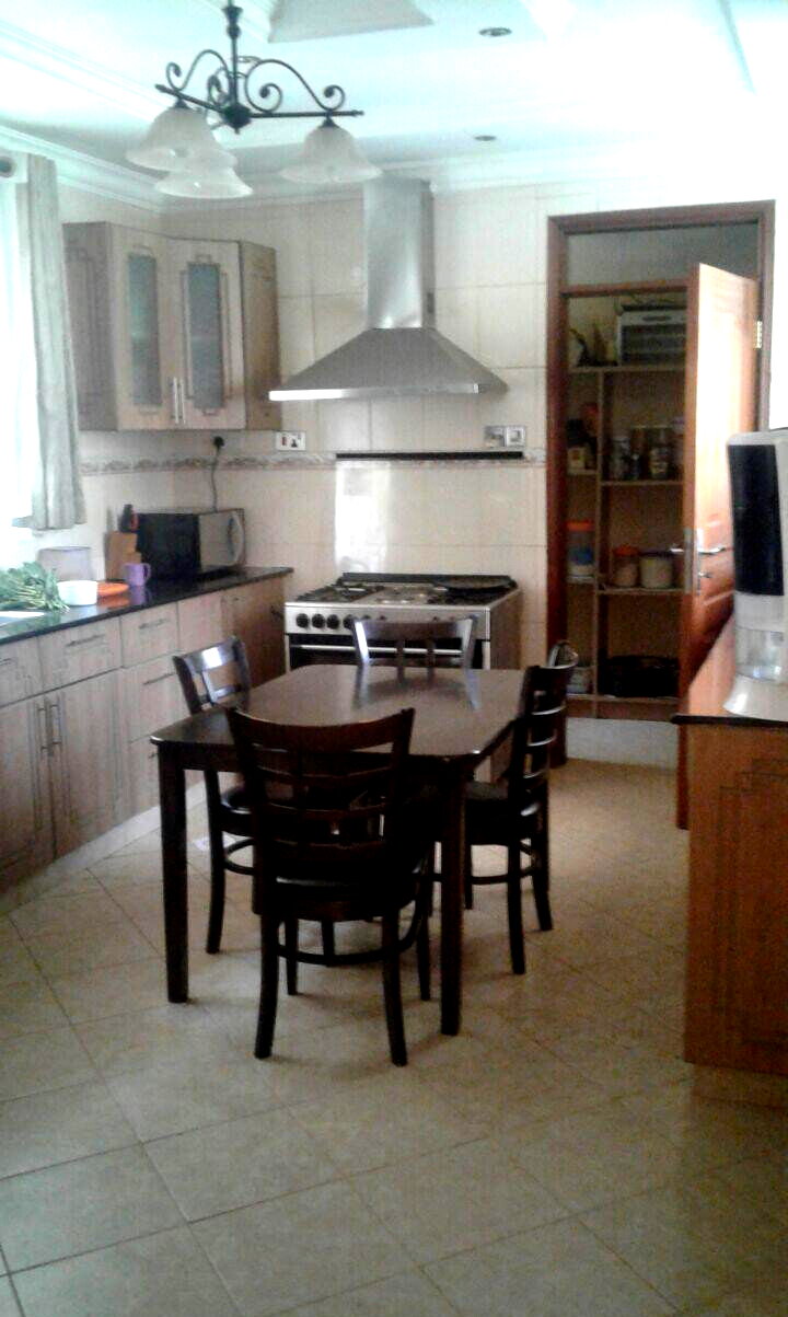 Spacious 5-Ensuite Townhouse with Mature Garden & DSQ - Lavington