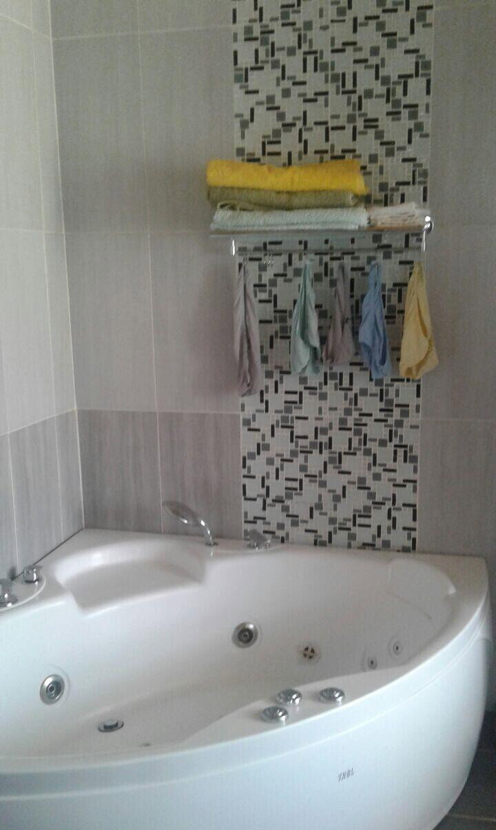 Spacious 5-Ensuite Townhouse with Mature Garden & DSQ - Lavington