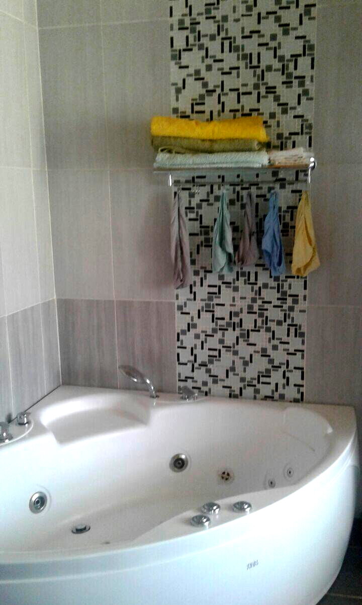 Spacious 5-Ensuite Townhouse with Mature Garden & DSQ - Lavington