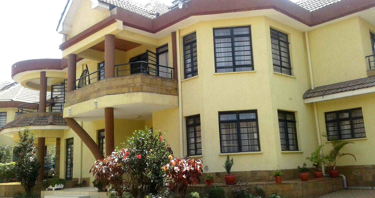 Spacious 5-Ensuite Townhouse with Mature Garden & DSQ - Lavington