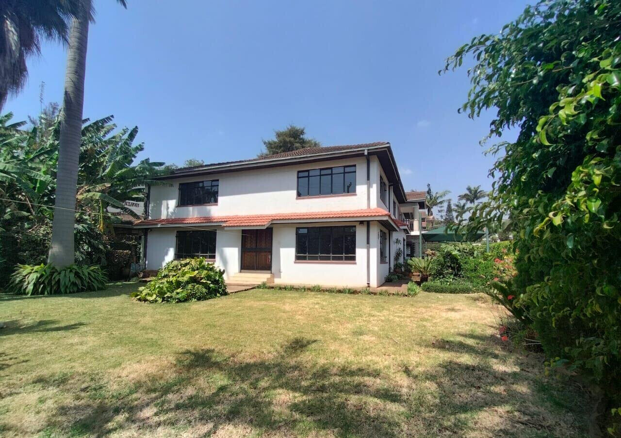 5BR Townhouse with Jacuzzi & Etched Glass Terrace - Westlands