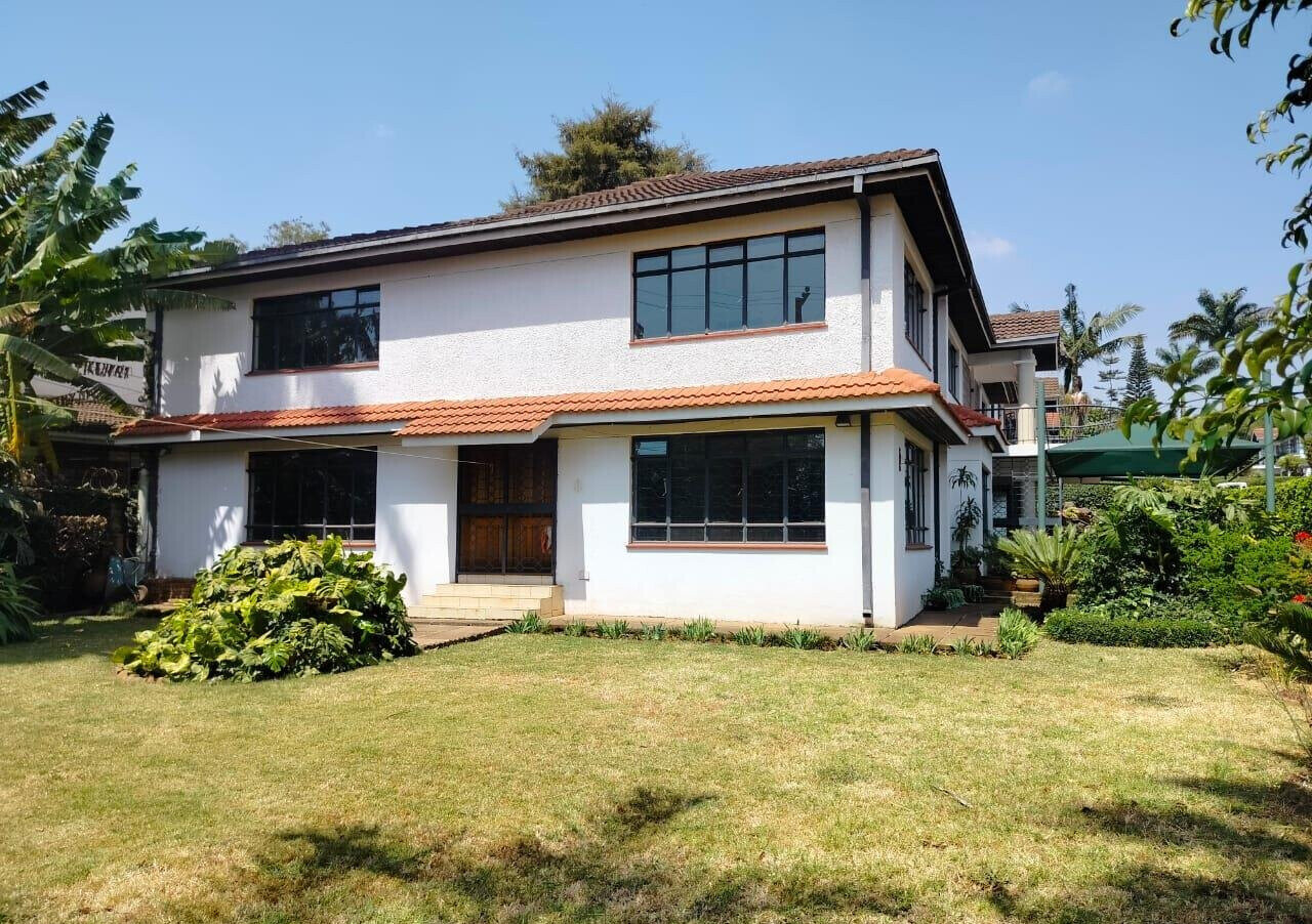 5BR Townhouse with Jacuzzi & Etched Glass Terrace - Westlands