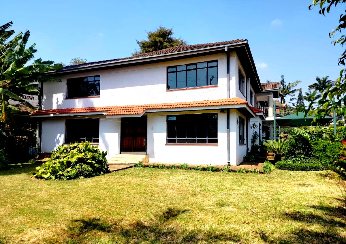 5BR Townhouse with Jacuzzi & Etched Glass Terrace - Westlands