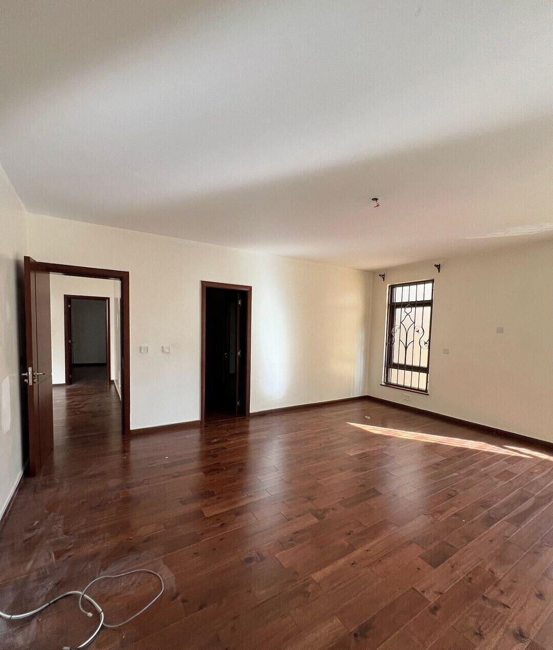 5-Ensuite Townhouse with Front Garden & Family Room - Lavington