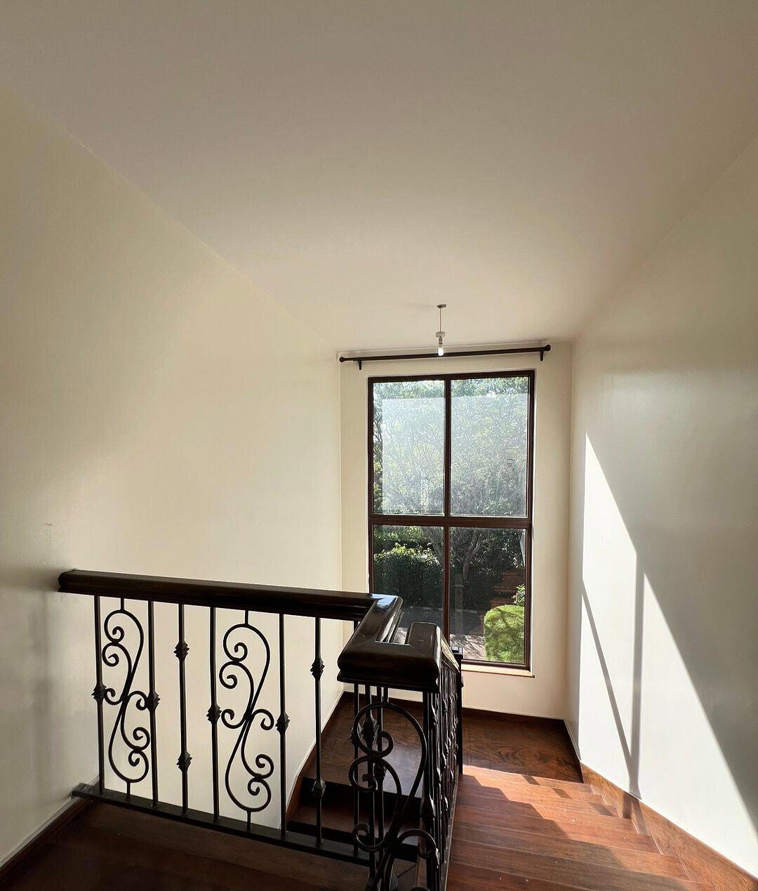 5-Ensuite Townhouse with Front Garden & Family Room - Lavington