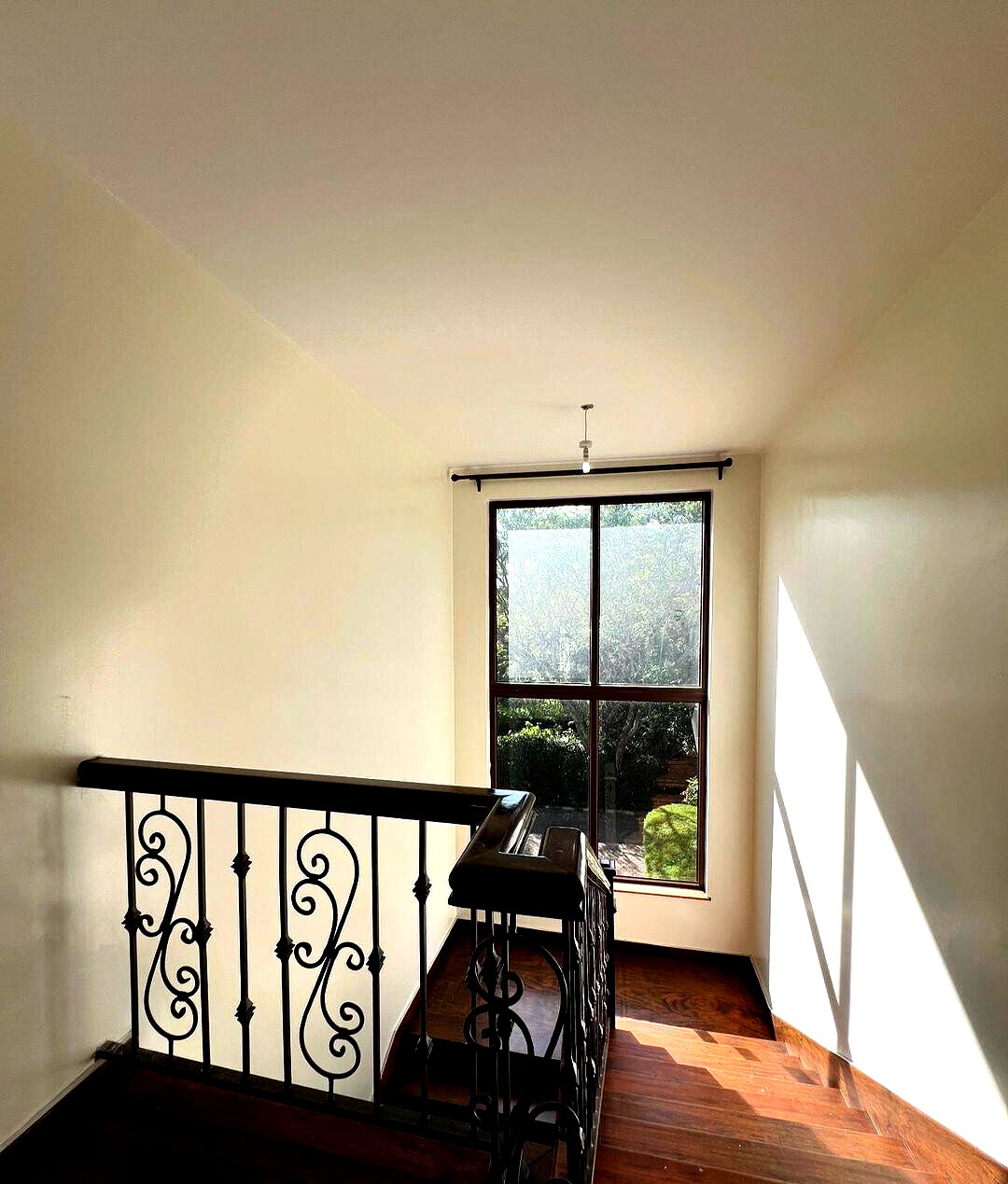 5-Ensuite Townhouse with Front Garden & Family Room - Lavington