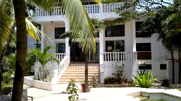 10bdrm Villa in Nyali for rent