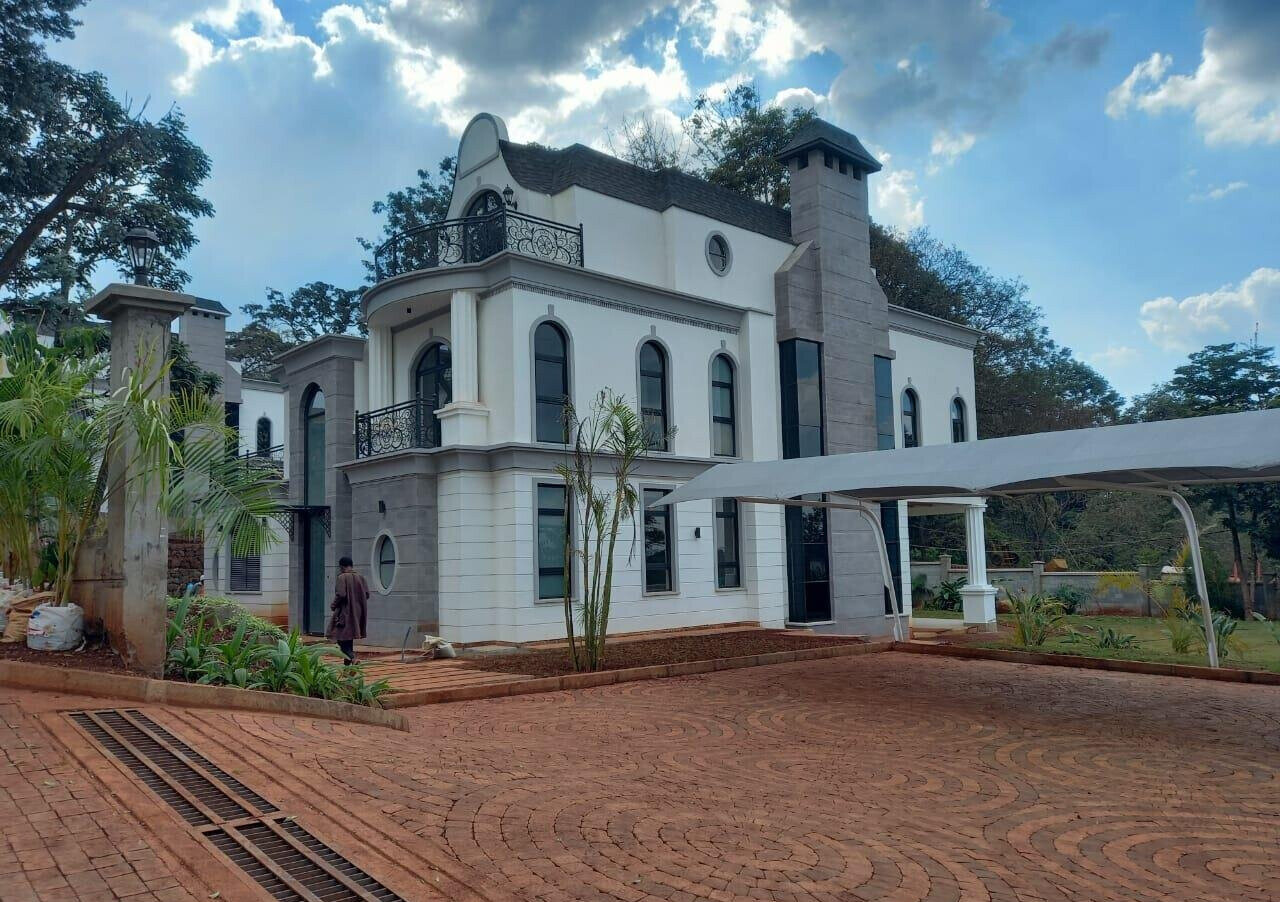 5-Ensuite Townhouse with Clubhouse & Rooftop Terrace - Loresho