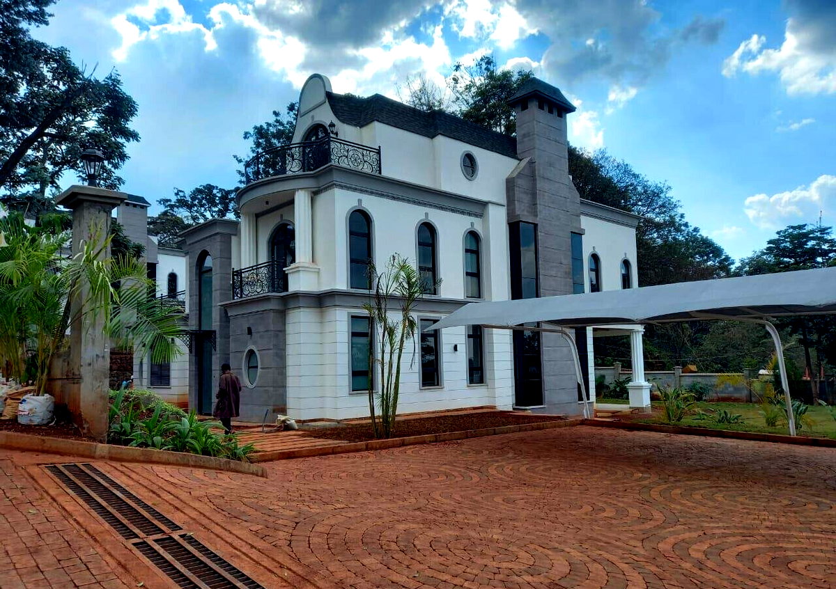 5-Ensuite Townhouse with Clubhouse & Rooftop Terrace - Loresho