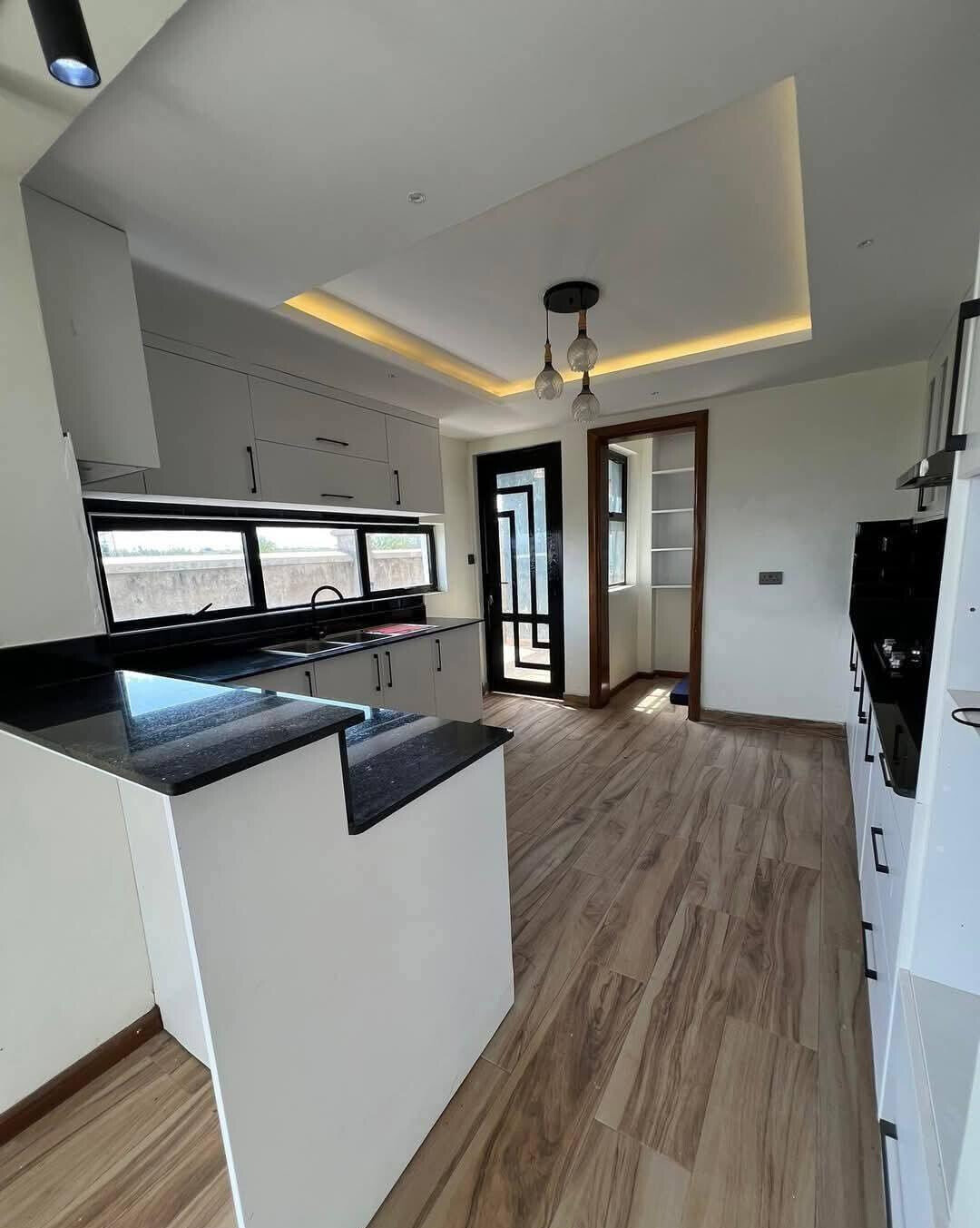 5BR All-Ensuite Townhouse with Study & DSQ - Kitengela