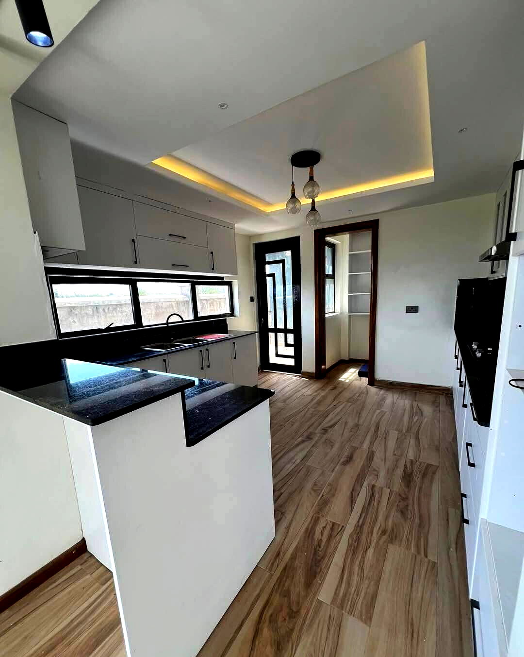5BR All-Ensuite Townhouse with Study & DSQ - Kitengela