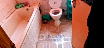 5bdrm Bungalow in Kapsoya for sale - Image 5