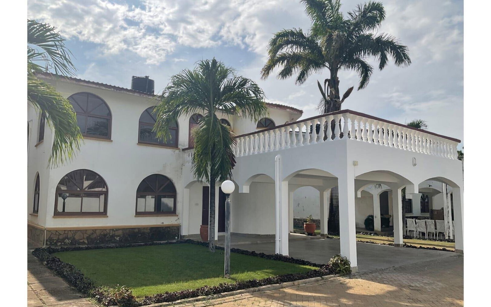 4BR Townhouse Steps from Nyali Beach - Gated Community