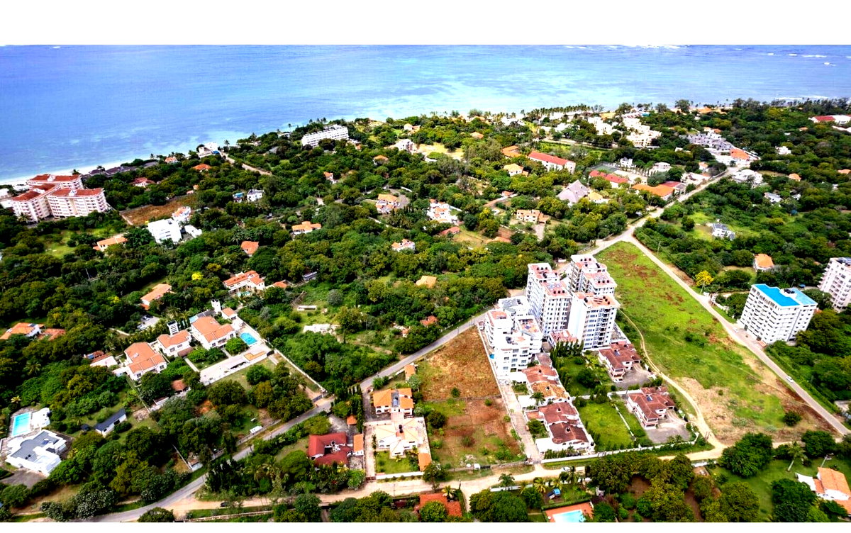 4BR Townhouse Steps from Nyali Beach - Gated Community