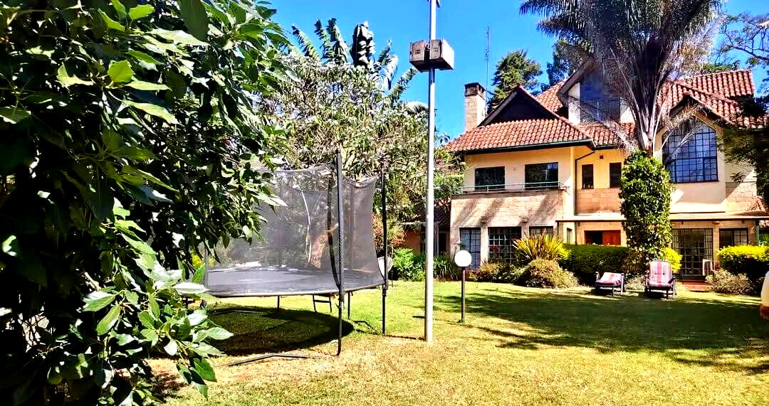 5BR All-Ensuite Townhouse with Pool & 0.5-Acre Garden - Lower Kabete