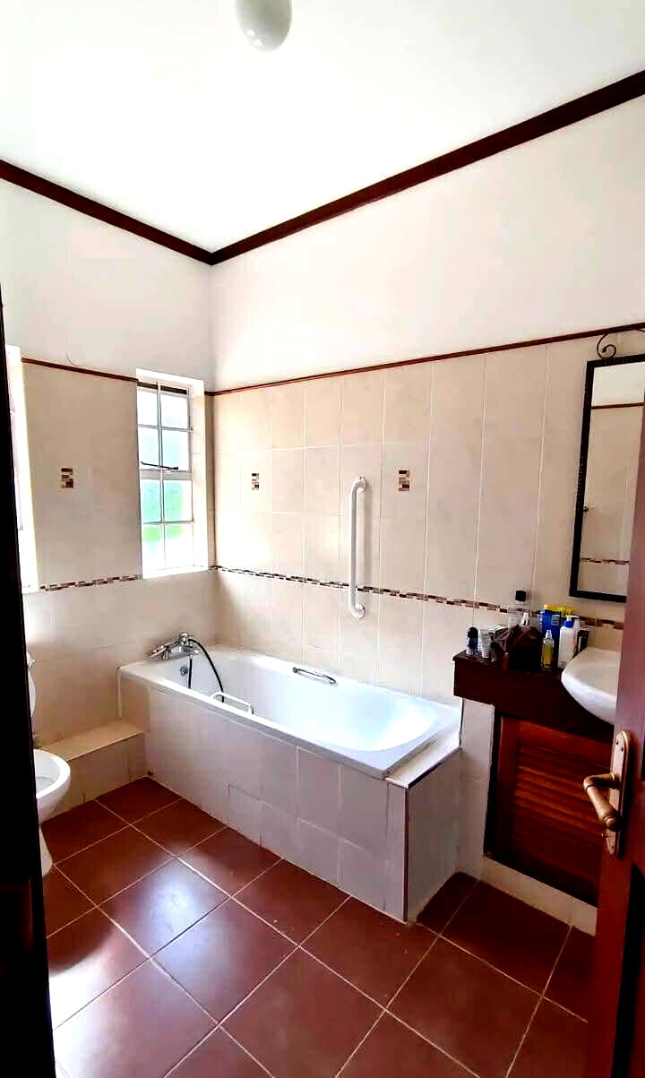 5BR All-Ensuite Townhouse with Pool & 0.5-Acre Garden - Lower Kabete