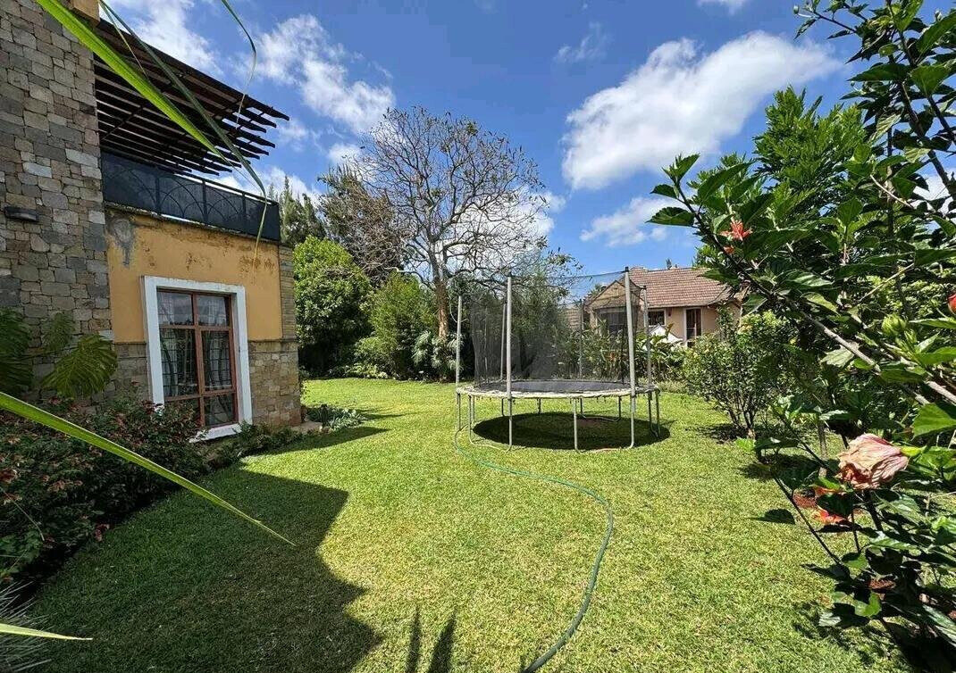 5BR All-Ensuite Townhouse with Private Garden - Runda