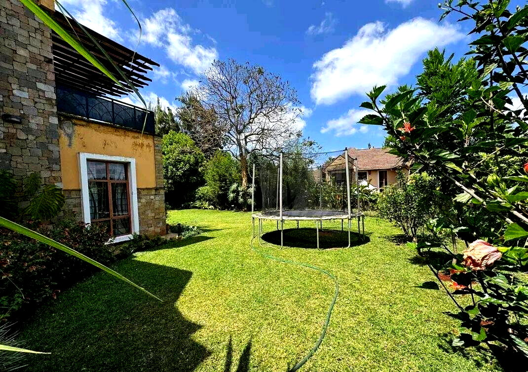 5BR All-Ensuite Townhouse with Private Garden - Runda
