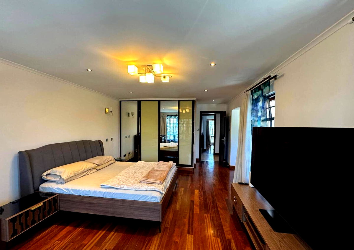 5BR All-Ensuite Townhouse with Private Garden - Runda
