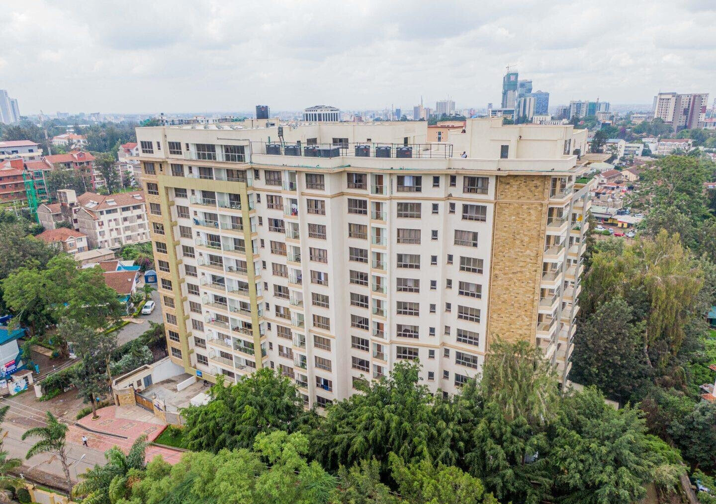 4BR Luxury Apartment with Custom Finishes & High-Speed Lifts - Kilimani