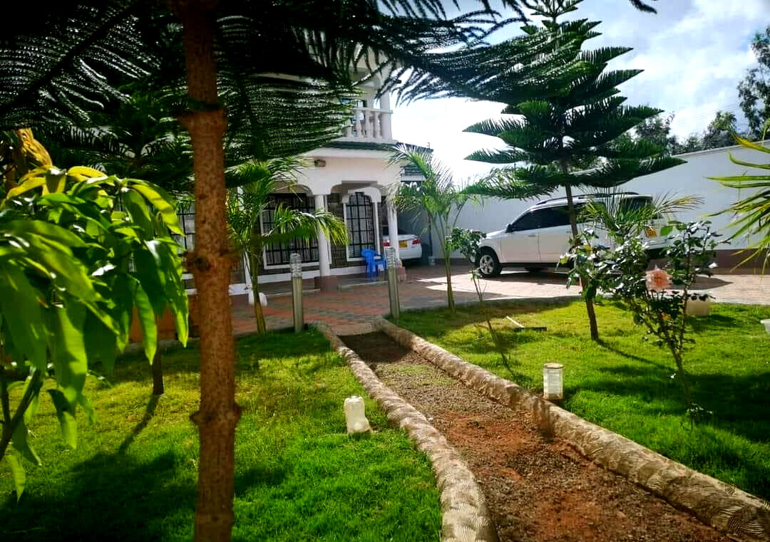 4BR Standalone Home with Gym & DSQ on Corner Plot - Utawala