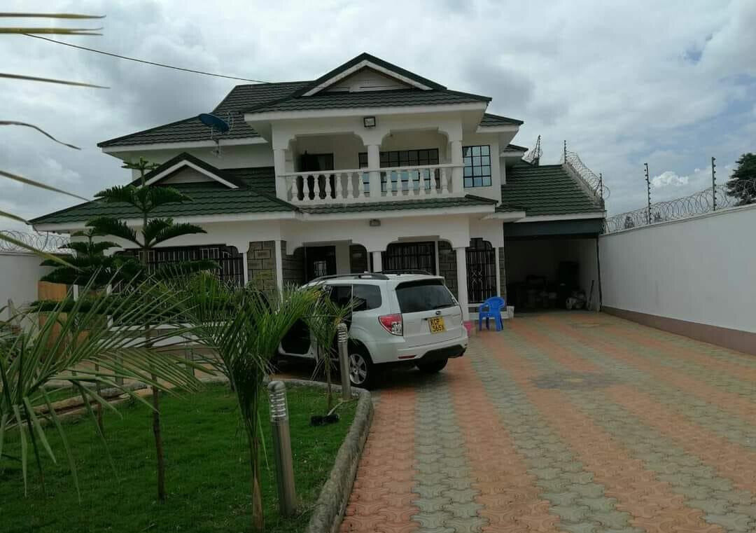 4BR Standalone Home with Gym & DSQ on Corner Plot - Utawala
