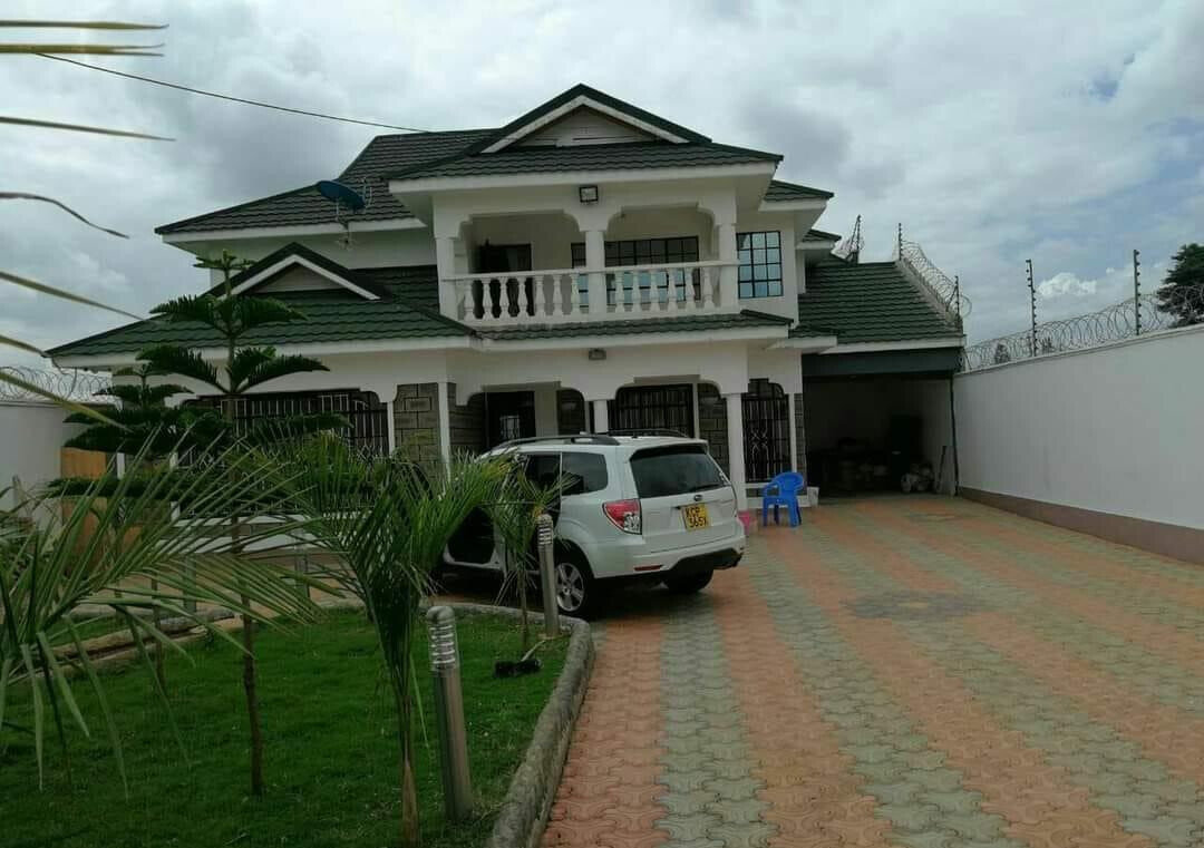 4BR Standalone Home with Gym & DSQ on Corner Plot - Utawala