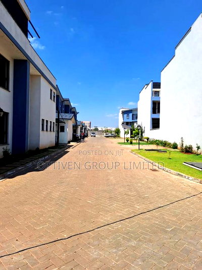 4bdrm Maisonette in Oyster Mews, NHC Langata for sale - Image 4