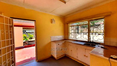3bdrm Bungalow in Bendor Estate for Sale - Image 7