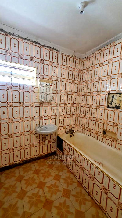 3bdrm Bungalow in Bendor Estate for Sale - Image 12