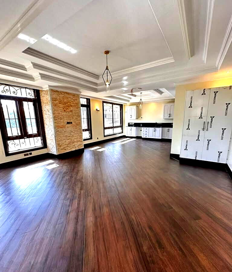 7-Ensuite Townhouse with DSQ & 24/7 Security – Karen