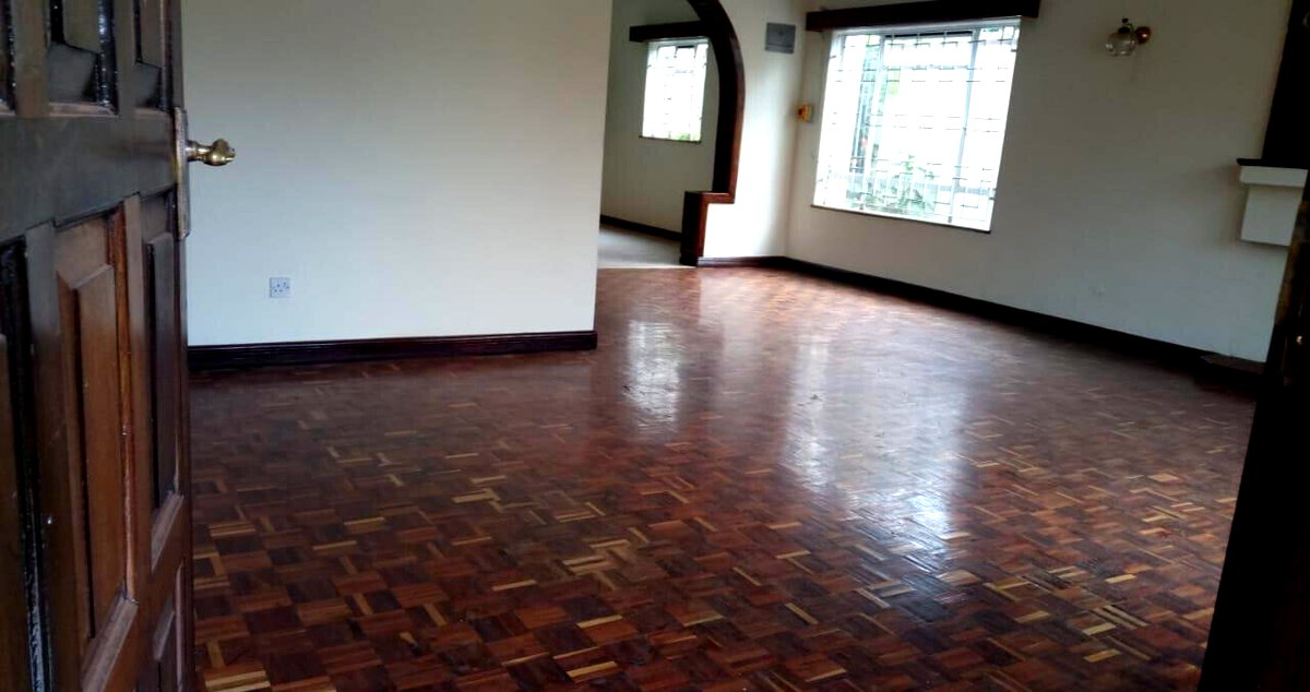 4BR Townhouse with Parquet Floors & DSQ - Lavington