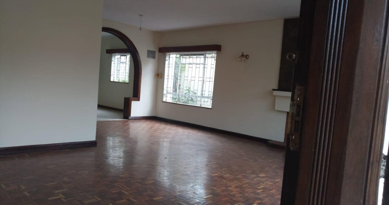 4BR Townhouse with Parquet Floors & DSQ - Lavington