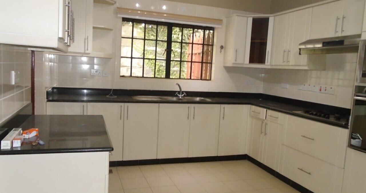 4-Ensuite Townhouse with Study & SQ in Secure Gated Community - Spring Valley