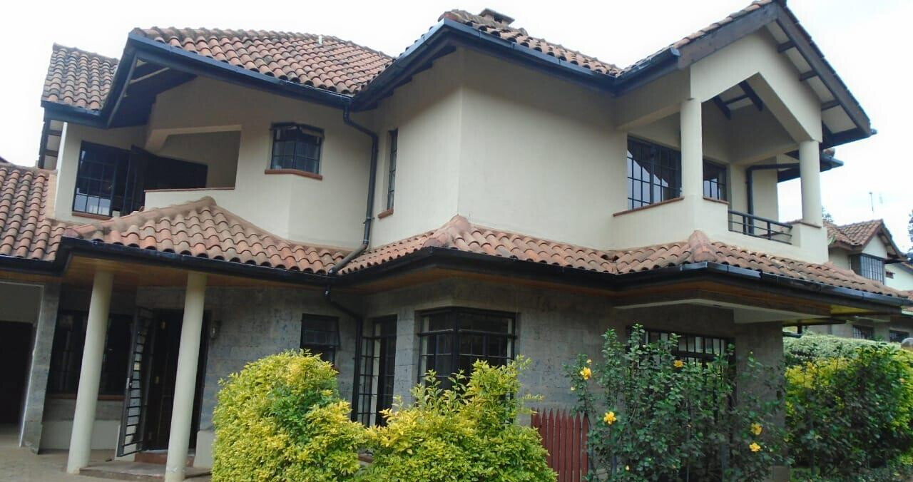 4-Ensuite Townhouse with Study & SQ in Secure Gated Community - Spring Valley