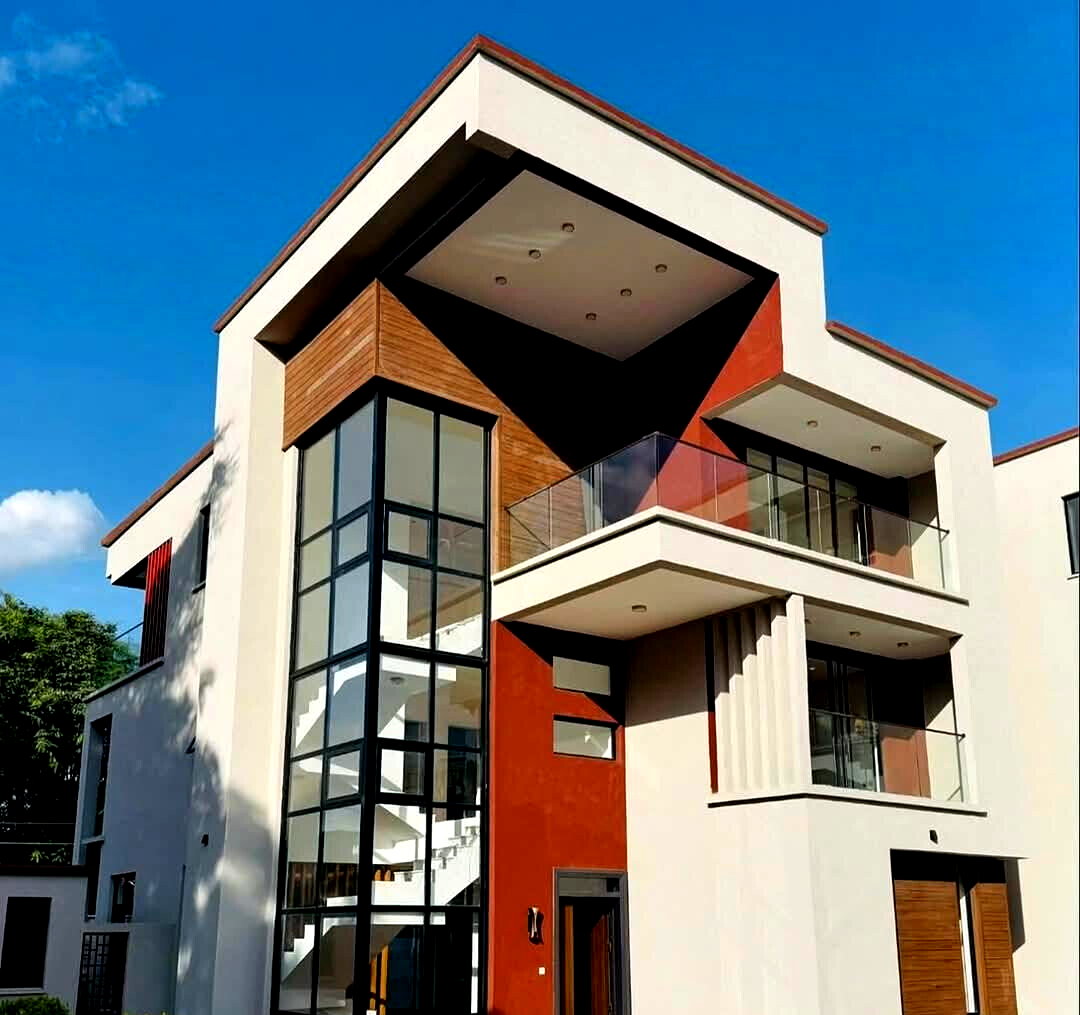 Luxury Villa with Lift Shaft & Solar Heating - Lavington