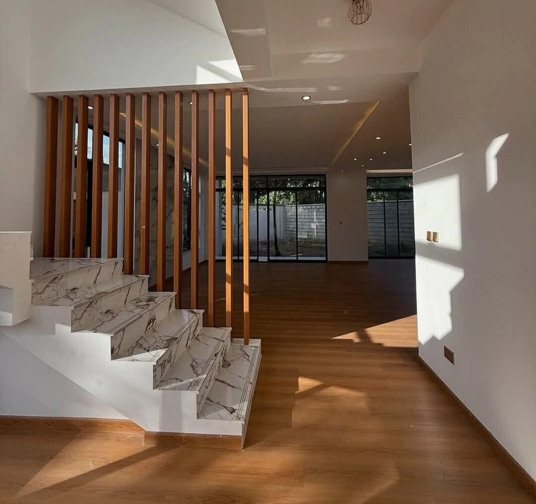 Luxury Villa with Lift Shaft & Solar Heating - Lavington