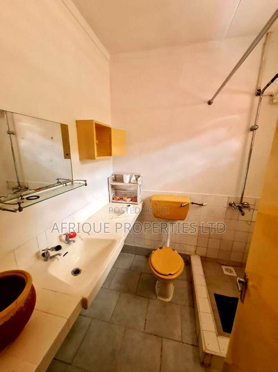 4bdrm Bungalow in Loresho for sale - Image 11