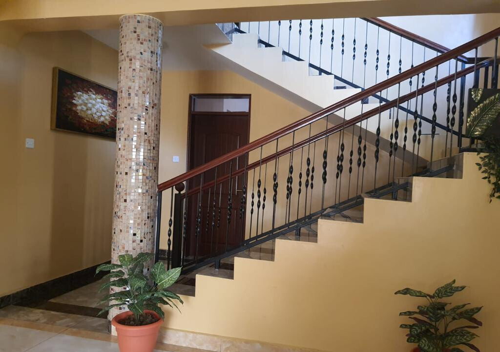 5-Bed All-Ensuite Maisonette in Quiet Court - Rimpa, Rongai