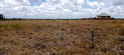 Vacant Plot for Sale at Malaa - Image 2