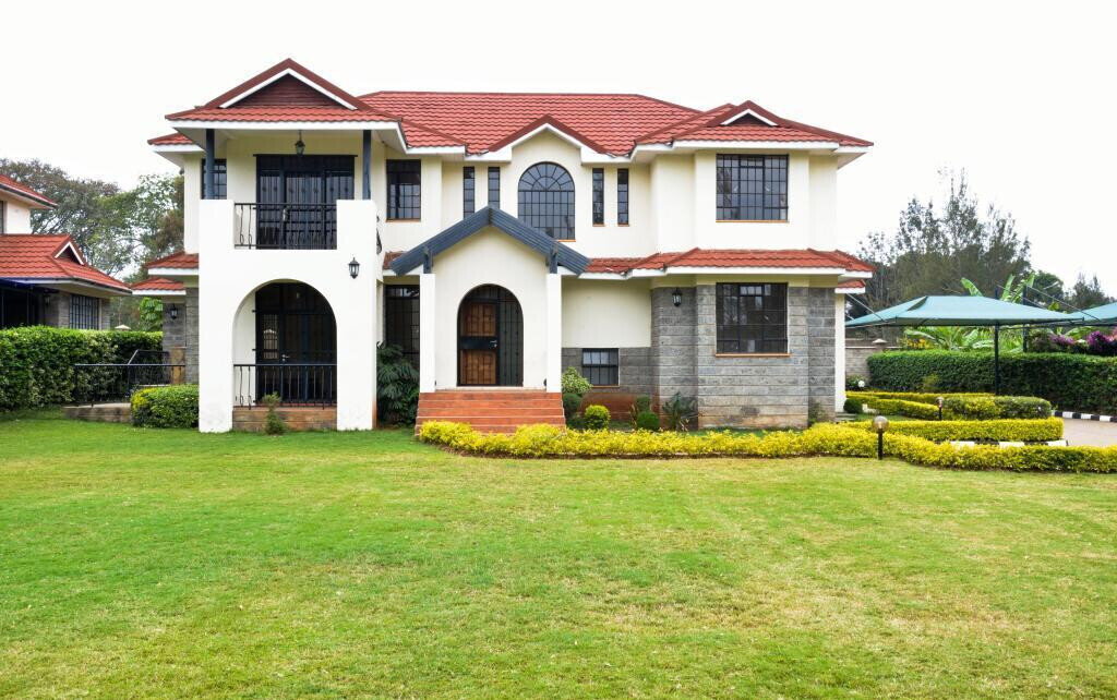 5-Bed Townhouse with Sunken Lounge & Expansive Garden – Karen