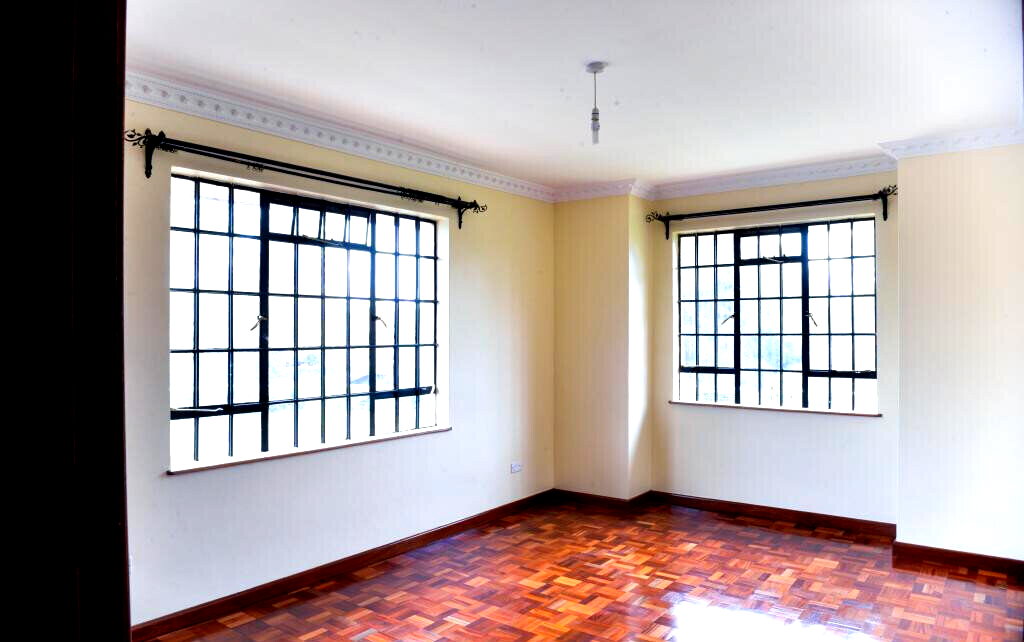 5-Bed Townhouse with Sunken Lounge & Expansive Garden – Karen
