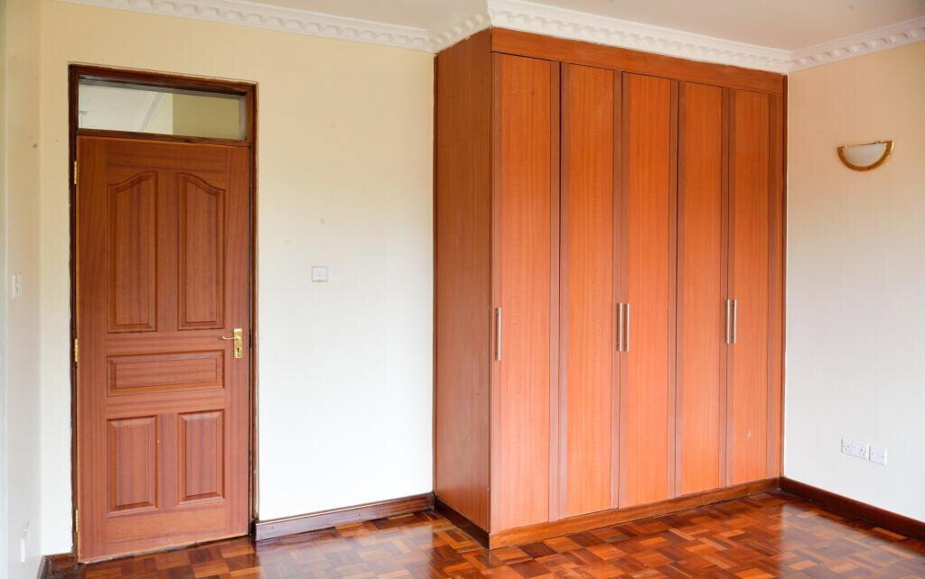5-Bed Townhouse with Sunken Lounge & Expansive Garden – Karen
